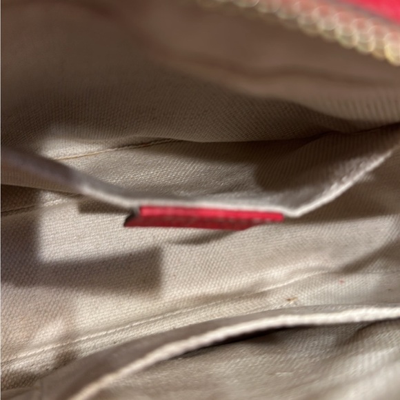 Like New! Authentic Gucci Red Leather Crossbody Bag - Picture 7 of 10